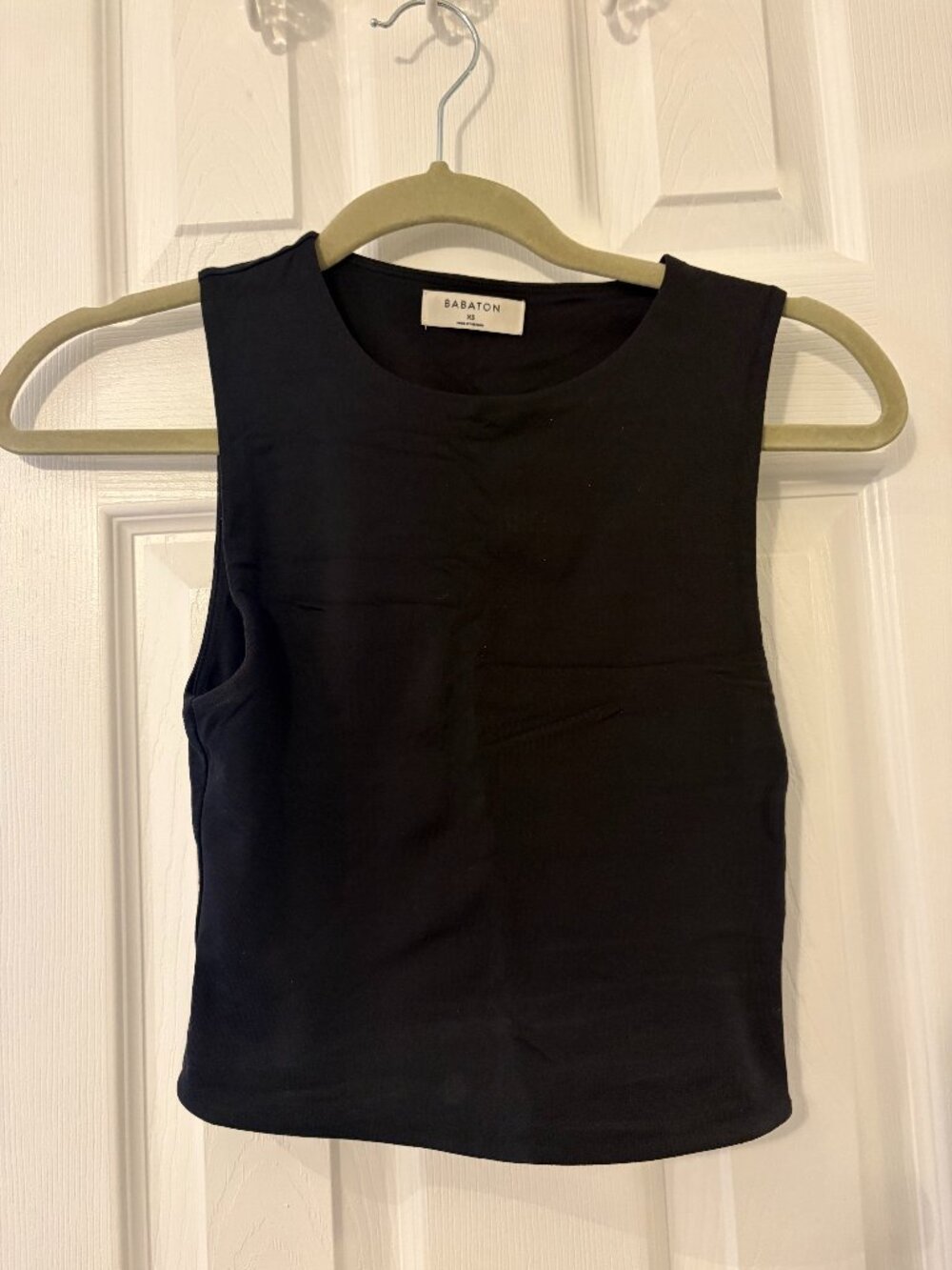 Aritzia Babaton Contour Cropped Tank - Black